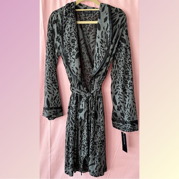 Jones New York Other - Jones New York Short Cheetah Print Robe- S/M